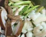 豚肉とアスパラ、蓮根の味噌炒め作り方1写真