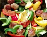 冷凍肉団子とパプリカの甘いタレ炒め作り方4写真