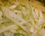 堅焼きそば♪セロリと筍と笹かまのあんかけ作り方1写真