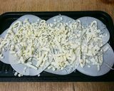 余った餃子の皮で！パリパリじゃこせんべい作り方1写真