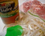 鶏肉ともやしたっぷりのスープ作り方1写真