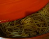 鶏肉ともやしたっぷりのスープ作り方4写真