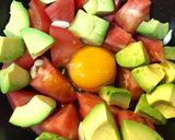 スキレットで簡単♬アボトマ卵のグリル❤︎作り方1写真