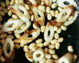 簡単1品♪竹輪と大豆のマヨ胡椒炒め☆作り方3写真