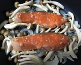 フライパンで鮭(塩麹)の蒸し焼き作り方3写真