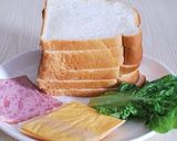 【お子様】ツナマヨロール☆サンドイッチ作り方1写真
