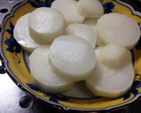 かつおと醤油が香る大根の煮付け作り方1写真