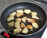 さつま芋と蓮根と鶏肉の照り焼きバタぽん作り方3写真