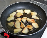 さつま芋と蓮根と鶏肉の照り焼きバタぽん作り方3写真