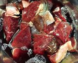 蝦夷鹿の赤ワイン煮込み(牛スネでも)作り方2写真