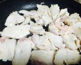 塩だけで旨い♡ムネ肉の塩スダチ炒め作り方2写真