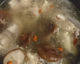 台湾の鶏肉にんにくスープ！作り方4写真