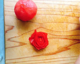 サラダの彩りに！トマトの皮の花(動画有)作り方7写真