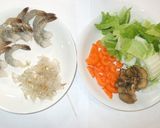 簡単鍋♪海老白菜の味噌牛乳鍋♪牛乳スープ作り方2写真