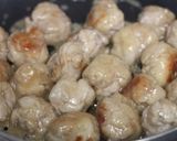 簡単豪華♪豚こまボールの卵ソース作り方4写真
