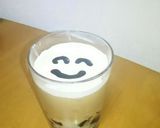 カフェオレにmarimクリーム添えて作り方1写真