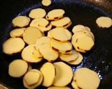 さつまいもとぼたごしょうで甘辛？作り方3写真