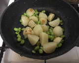 じゃがいもと枝豆の卵とじ 甘酢あんかけ♡作り方3写真