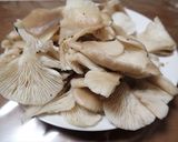 ウスヒラタケと大根の味噌汁作り方2写真