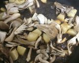 海と山のハーモニー♪明太じゃがきのこ炒め作り方4写真