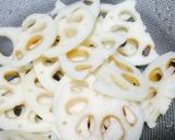 おせちにも弁当にも♡簡単♡酢炒めレンコン作り方1写真