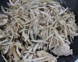朝夕弁当に♪醤油麹豚こま肉de金平ごぼう作り方3写真