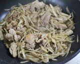 朝夕弁当に♪醤油麹豚こま肉de金平ごぼう作り方4写真
