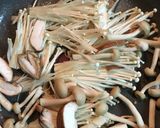 きのこたっぷり薄切り豚肉のポークチャップ作り方2写真
