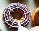 スライス生チョコで＊蜘蛛の巣ドーナツ作り方9写真