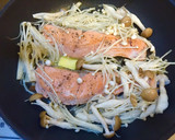 秋鮭ときのことじゃがのバター醤油炒め♡作り方3写真