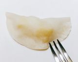 おやつにピッタリ！餃子の皮でアップルパイ作り方4写真