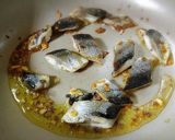旨味たっぷり♪生サンマのアンチョビパスタ作り方5写真