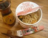 カップヌードルににんにく入れただけ♫作り方2写真