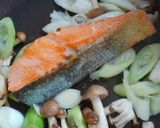 トマトバジルのせ!鮭のクリームパスタ♪作り方2写真
