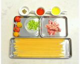 豚バラ肉とトマトの柚子胡椒スパゲッティ♪作り方1写真
