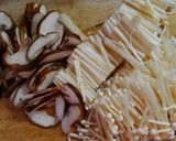 塩鮭アレンジ！鮭と きのこの白だし煮＊ﾟ作り方1写真