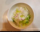 簡単！オニオンとツナのサラダ温玉のせ作り方1写真