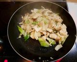 たっぷりキノコと鶏ササミのガーリック炒め作り方8写真