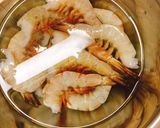 爽やか☆海老とアボカドのレモン炒め作り方1写真
