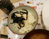 昆布茶で塩昆布おにぎり♡作り方3写真
