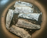 片栗粉付けて焼くだけ！さんまの蒲焼き作り方4写真