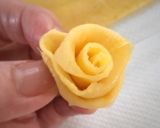 お誕生日 お弁当☆薄焼き玉子 ミニバラ作り方6写真