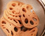 運動会のお弁当に蓮根と鶏ミンチの挟み揚げ作り方1写真