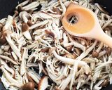簡単常備菜！キノコのおかか和え作り方4写真