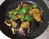 秋茄子とピーマンのゴマ味噌炒め作り方2写真