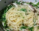しめじと豆苗の和風スープパスタ*作り方4写真