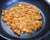 簡単！ムネ肉キムチの炒飯(甘辛たれ)作り方2写真