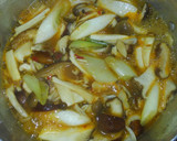 鶏ささみとネギときのこのピリ辛 味噌煮♡作り方5写真