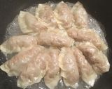 ひき肉の味付けがキメテ♪羽根つき餃子✨作り方9写真