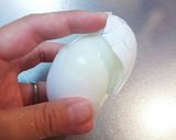 穴あけ器不要！つるん☆と剥ける茹で玉子作り方5写真